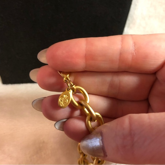 Premier Designs matte gold and cream stars necklace and pierced earrings set - Picture 8 of 10